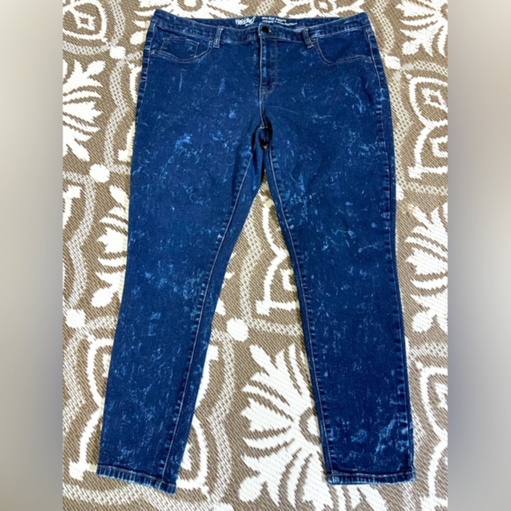 MOSSIMO NWOT Jeggings Size 18/34 Mid-Rise Super Stretchy Spectator Wash !